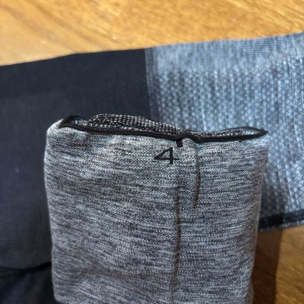 Lululemon Seamlessly Street Crop Yoga Leggings Black Gray Ombre Stretch Size 4 - Picture 9 of 11